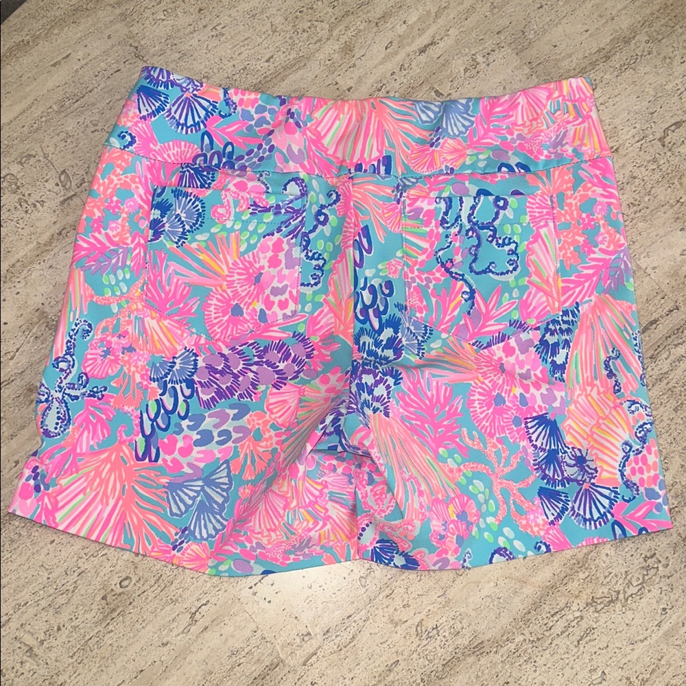 Lilly Pulitzer Nakia Luxletic Shorts in Signature Colorful Print UPF+50 Size 8 - Picture 4 of 15